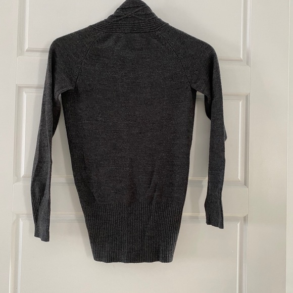 Grey sweater - Picture 2 of 2